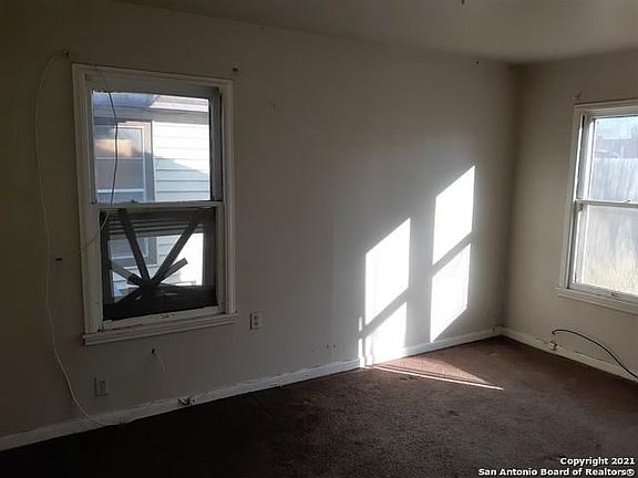 5th image of 238 Banbridge Ave