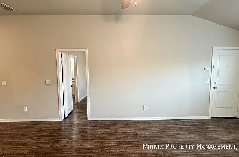 2112 N Avenue L #A — Photo 10