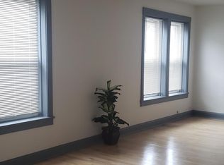 1822 Crain St FL 1, Evanston, IL 60202