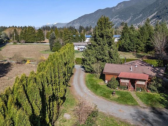 4th image of 640 Maple Falls Rd