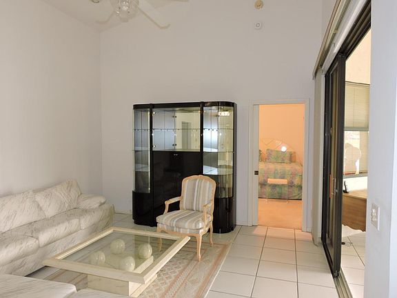 5th image of 8473 Heather Pl