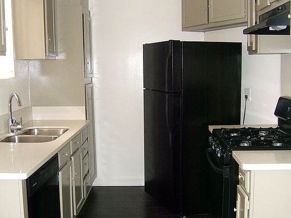 4th image of 11676 Chenault St APT 8