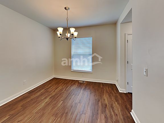 5th image of 813 Zeller Dr