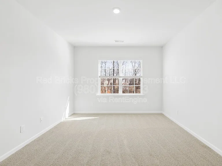 1312 Secrest Commons Dr — Photo 14