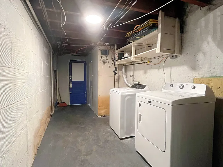 1522 Devereaux Ave — Photo 9