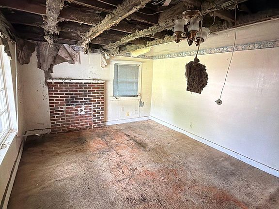 3rd image of 308 Bethel St NE