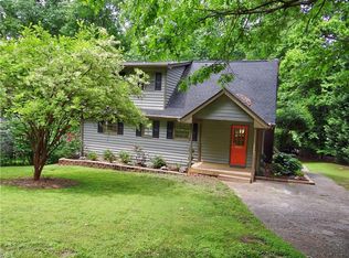 6238 Lakeview Dr, Buford, GA 30518