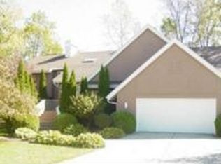 1911 Birch Bluff Dr, Okemos, MI 48864