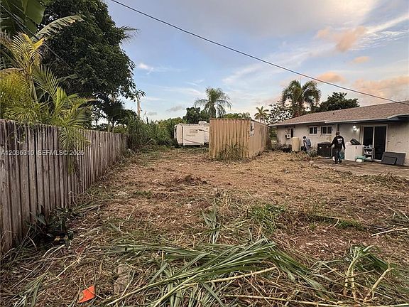 3rd image of 16525 SW 292nd Ter