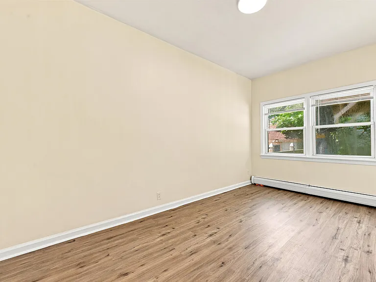 164 W 31st St #1 — Photo 10