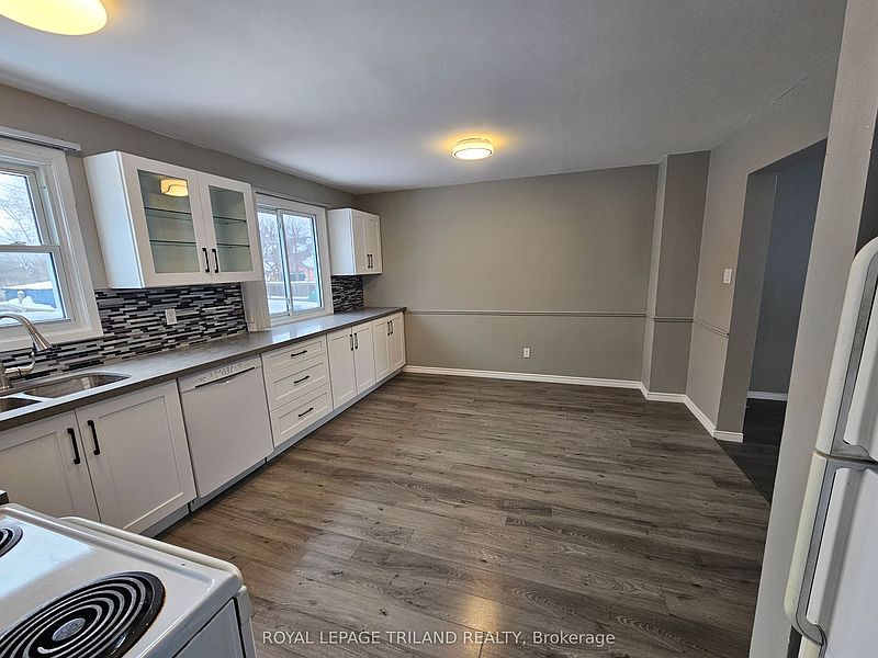 London House for rent - 3 Bedrooms — photo 4