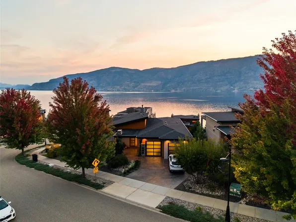 1666 Lakestone Dr, Lake Country, BC V4V 2T4