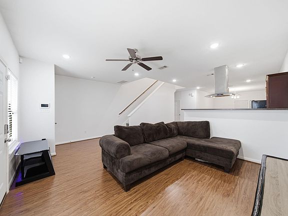 3rd image of 4528 Mayflower St #A/b