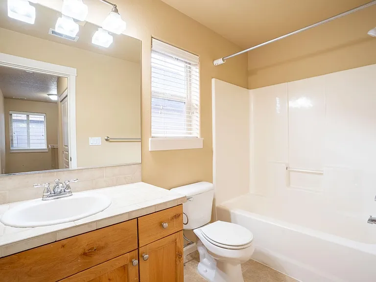 20487 Brentwood Ave — Photo 27