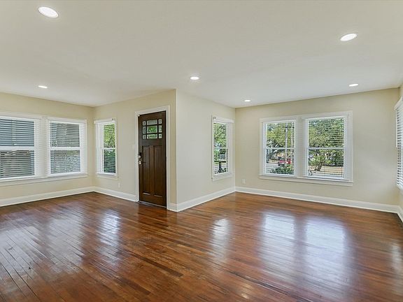 5th image of 1001 E 39th St