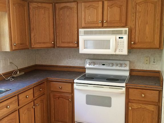 3rd image of 60 Shelton Dr