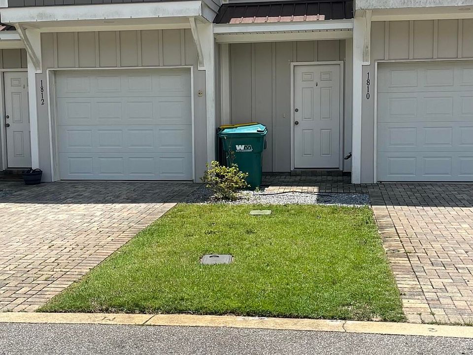 1st image of 1810 Stable Ln