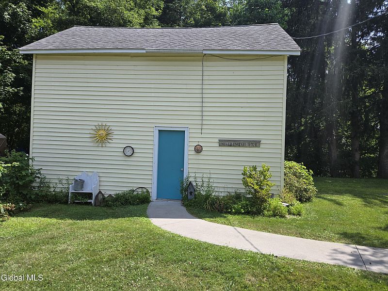 5th image of 12 McCaffrey Street