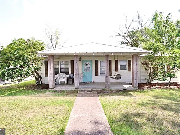 38 Trixie St, Ray City, GA 31645