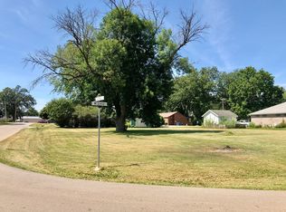 117 S Wequash St, Tonica, IL 61370