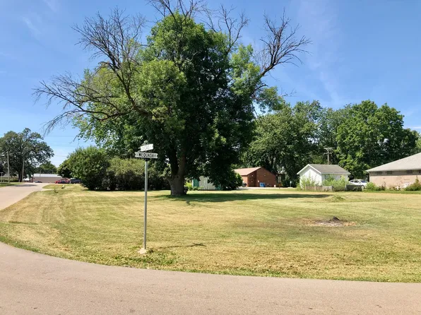 117 S Wequash St, Tonica, IL 61370