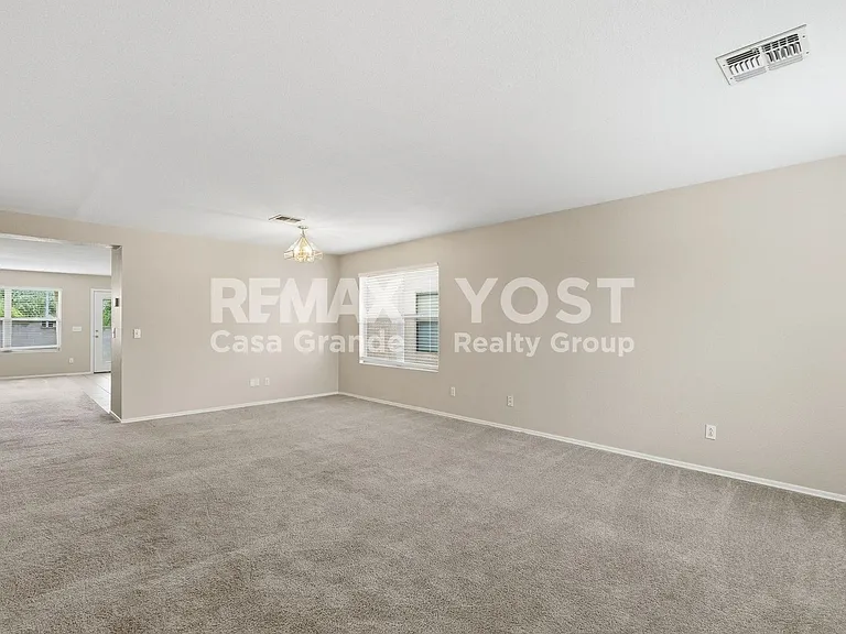 660 W Kingman Loop — Photo 2