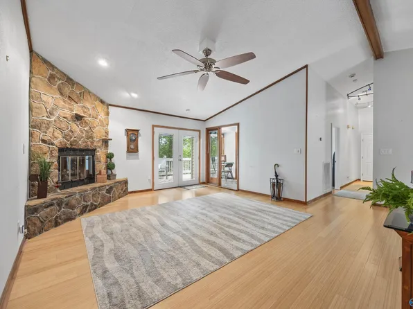 305 Riverside Dr, Huntsville, AL 35811