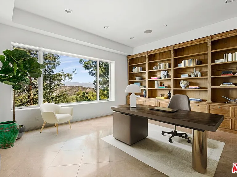 14435 Mulholland Dr — Photo 18
