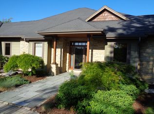 4160 Kettle Ridge Trl, Slinger, WI 53086