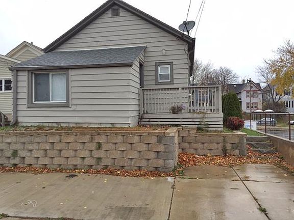 4th image of 2751 S Kinnickinnic Ave