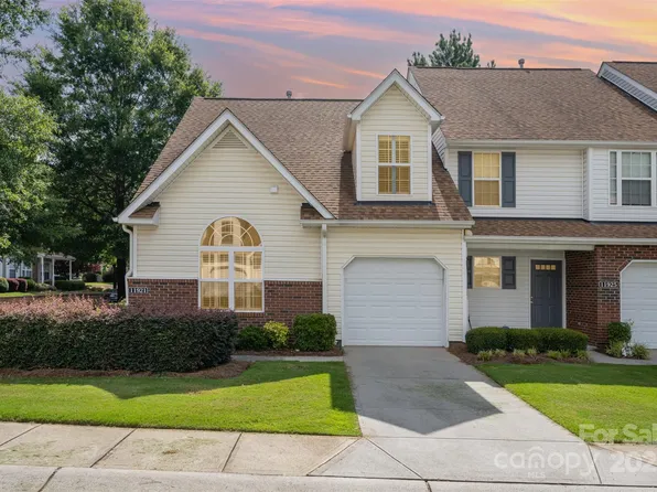 11921 Lambert Bridge Dr, Charlotte, NC 28270