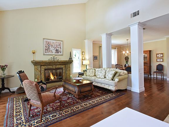 4th image of 2086 Brookfield Dr