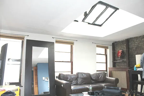 Rented by Anchor Associates | media 20