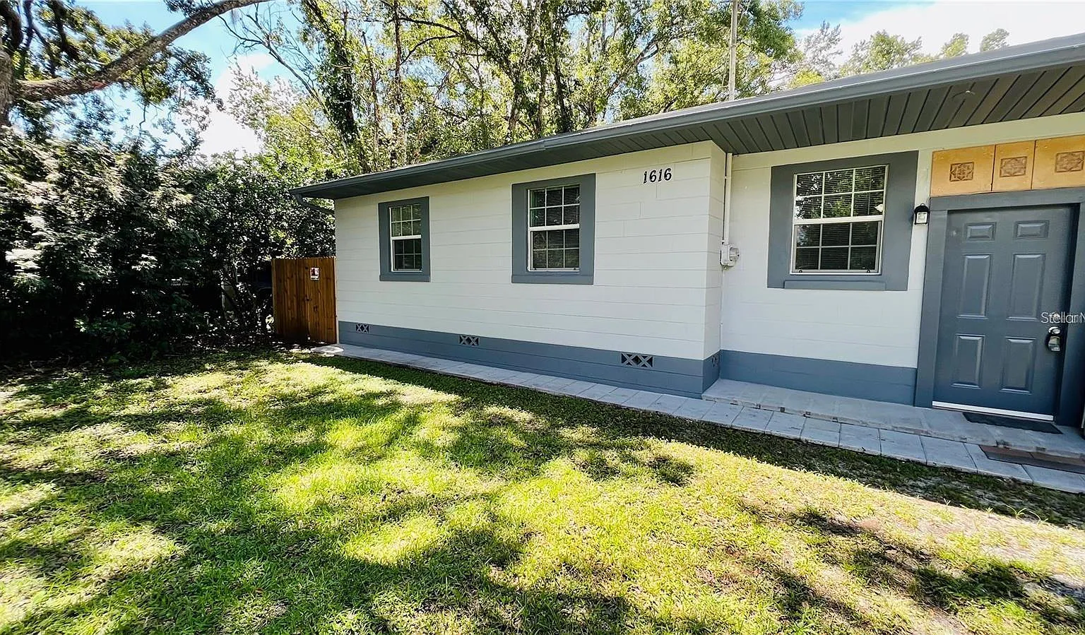 3 bed, 2.0 bath, 828 sqft, $1,600 — Photo 2