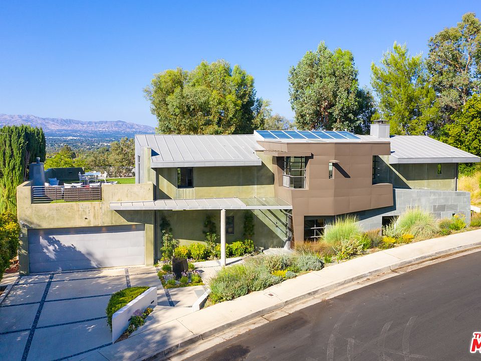 1st image of 4929 Calvin Ave