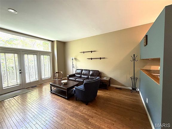 4th image of 4333 Laclede Ave APT D
