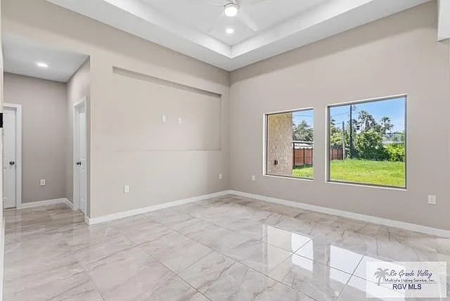 130 E Magnolia Ave — Photo 3