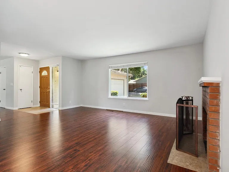 866 Woodland Ct — Photo 11