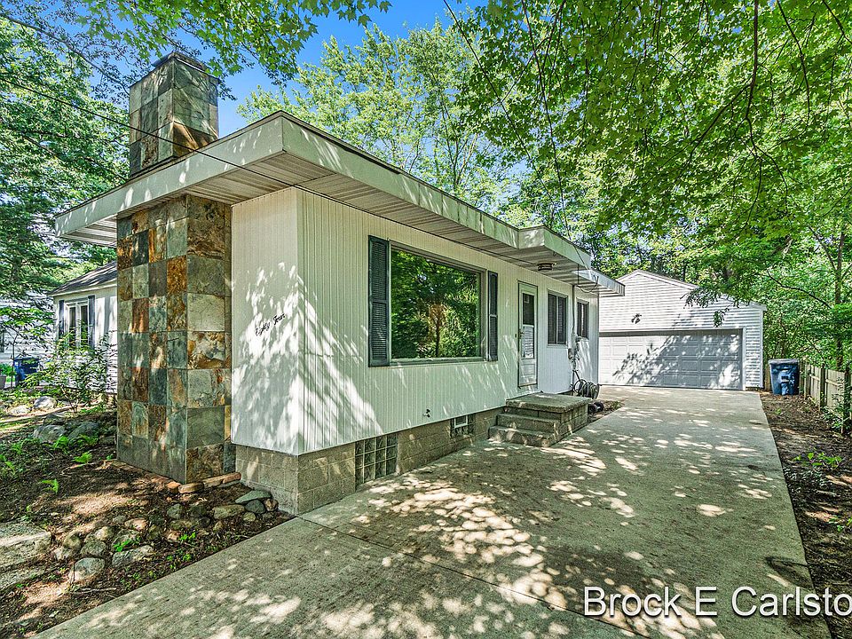 84 Avenue A, Fruitport, MI 49415 Zillow