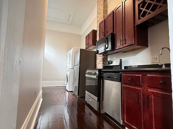 5th image of 1413 Burgundy St
