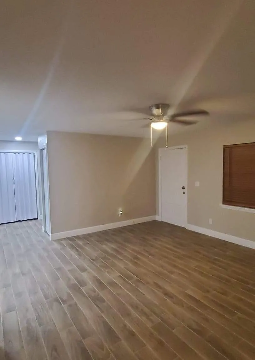 4 bed, 1300 sqft, $2,550 — Photo 2