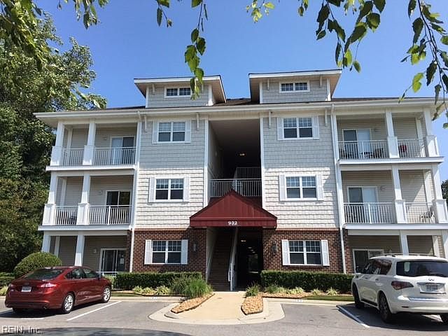 1st image of 932 Southmoor Dr #204
