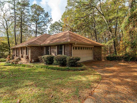 3rd image of 10 Ivy Cir