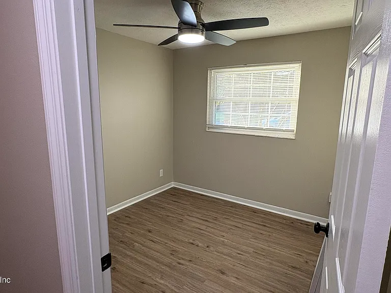 8036 Delaroche Dr — Photo 14