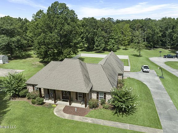2nd image of 1040 Emileigh Dr