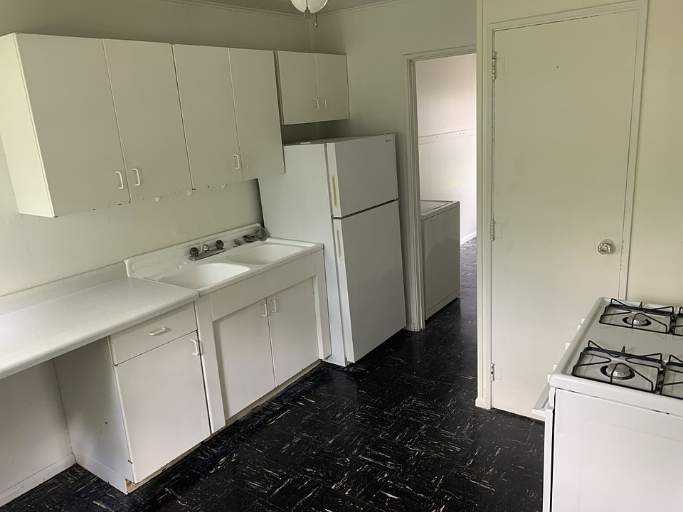 2nd image of 1108 E Michigan Ave #1