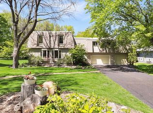 9653 Crestwood Ter, Eden Prairie, MN 55347
