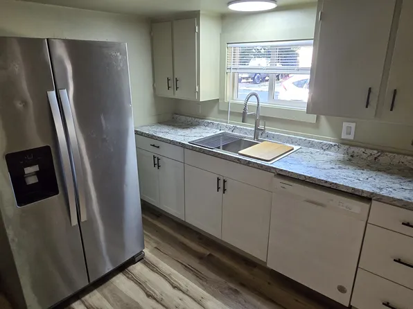 289 SE Hazel St, Mill City, OR 97360