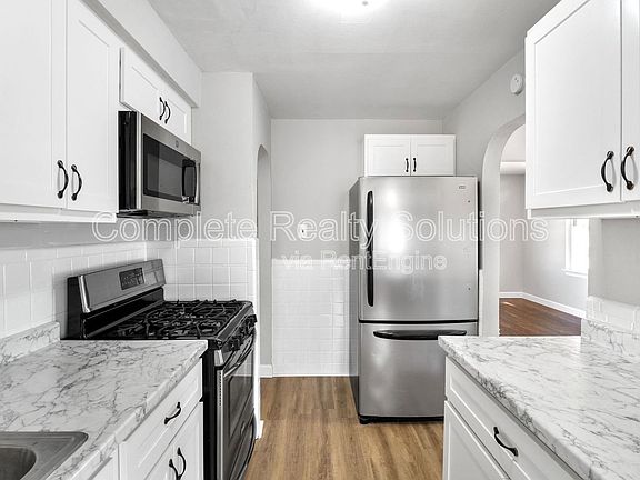 3rd image of 8118 Blanchard Dr