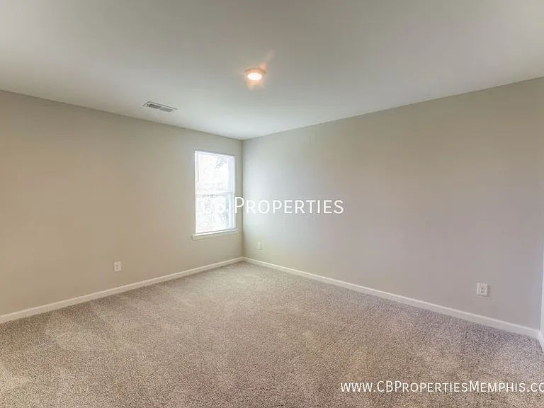 650-652 Ayers St #650 — Photo 4